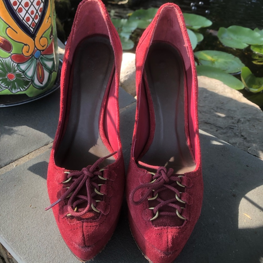 Joie platform shoes. Made in Brazil.